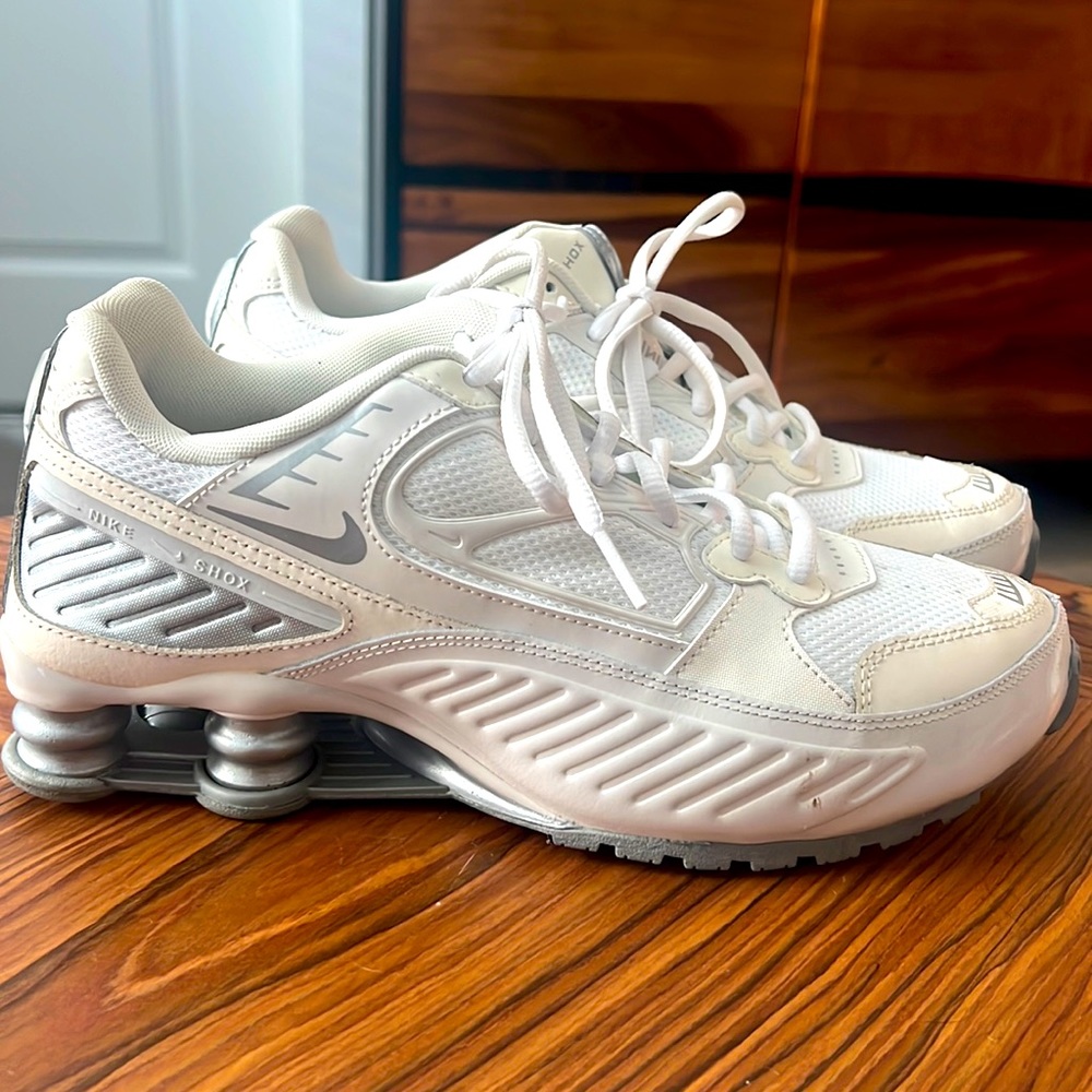 Nike Wmns Shox - Size 8.5, Used